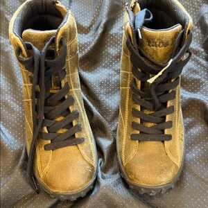 Taos Footwear Women's Trail Mix Boot Olive New no tags